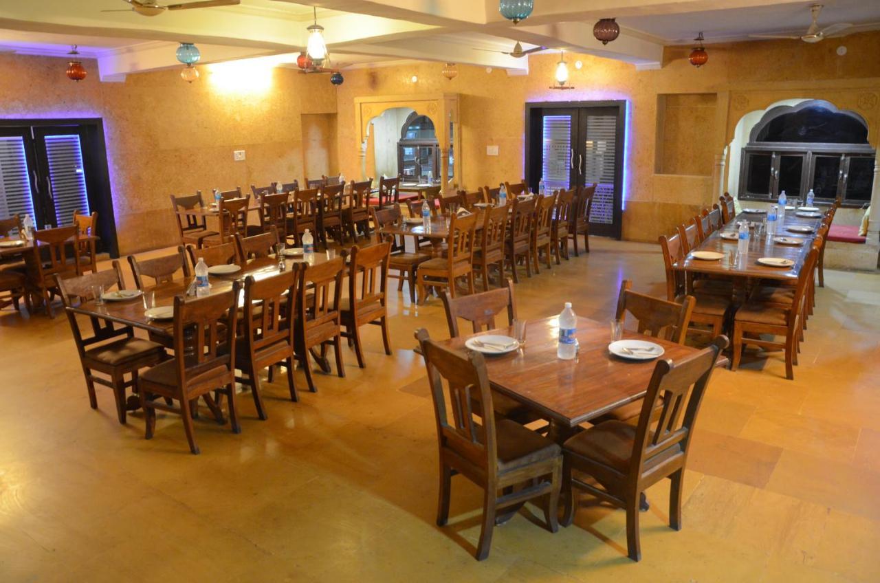 Hotel Prince-Near Jaisalmer Fort Екстер'єр фото