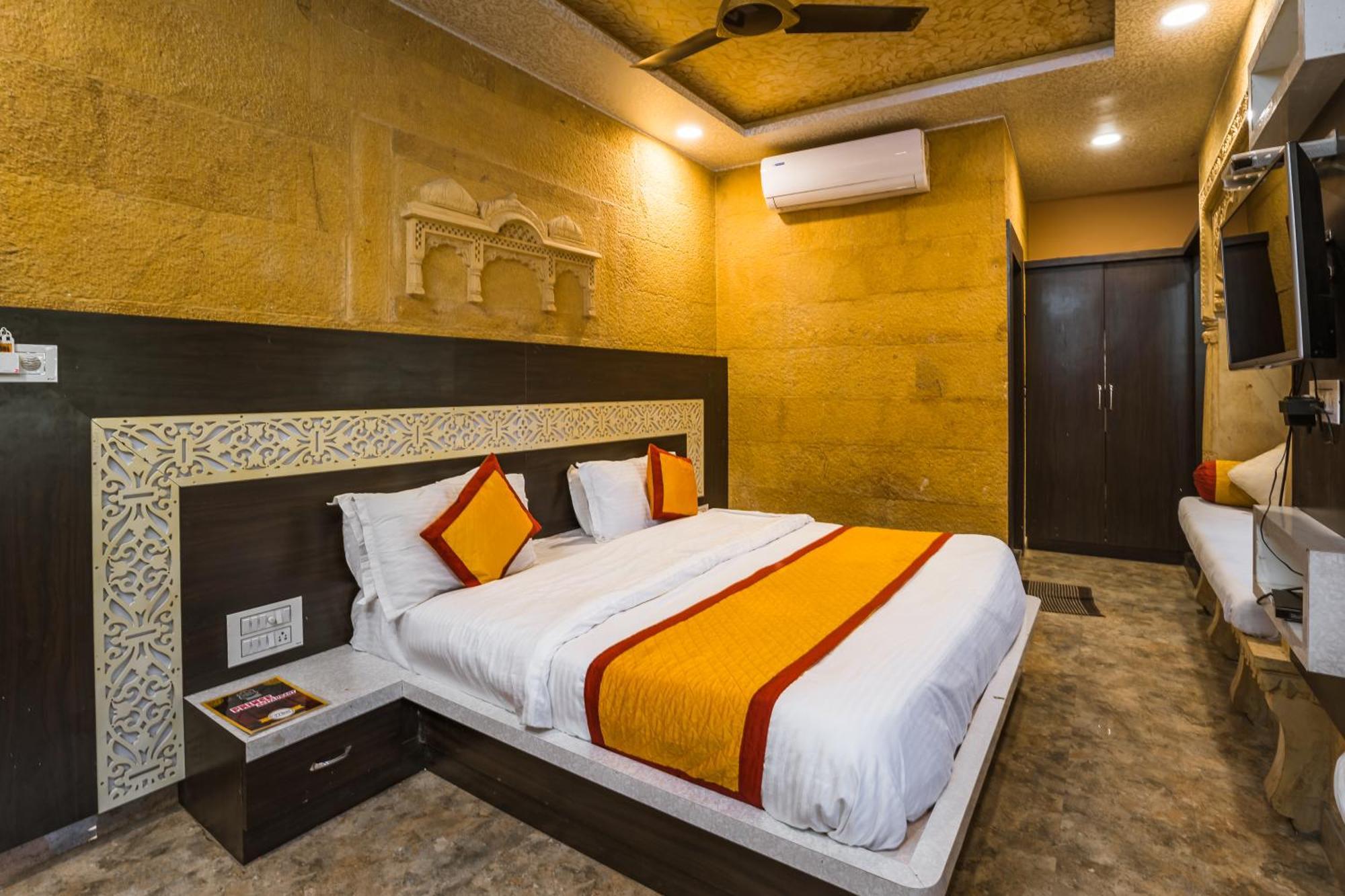 Hotel Prince-Near Jaisalmer Fort Екстер'єр фото